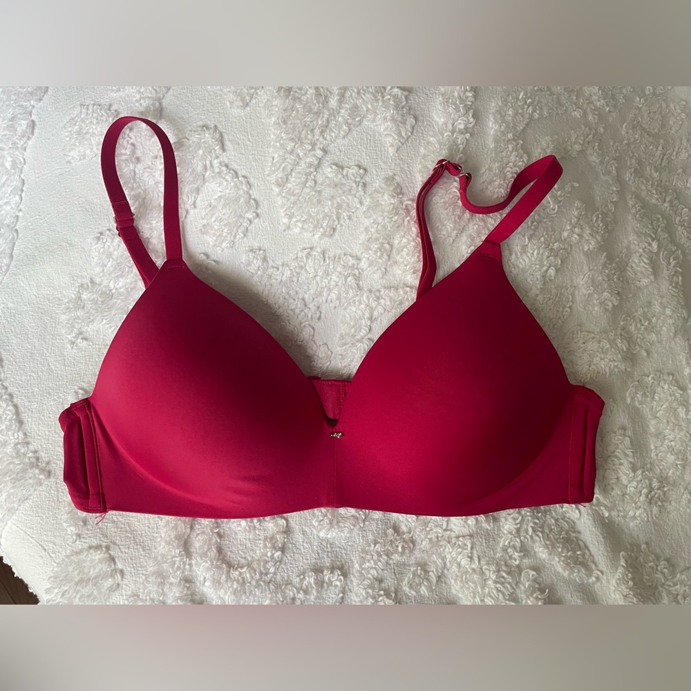 Montelle/NWOT Gorgeous and confortable Women's Bra